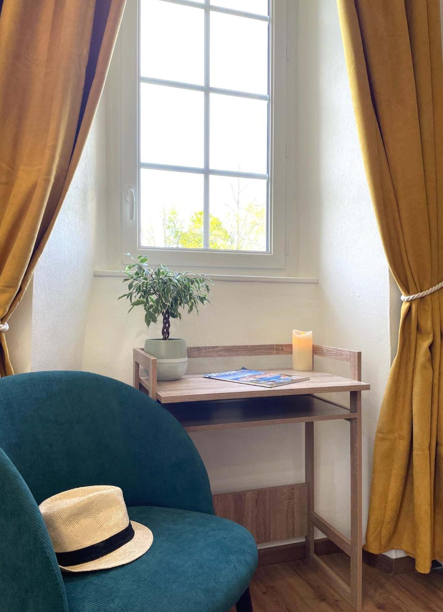 Domaine De L'Eau Partie Bed & Breakfast Carentan Rom bilde
